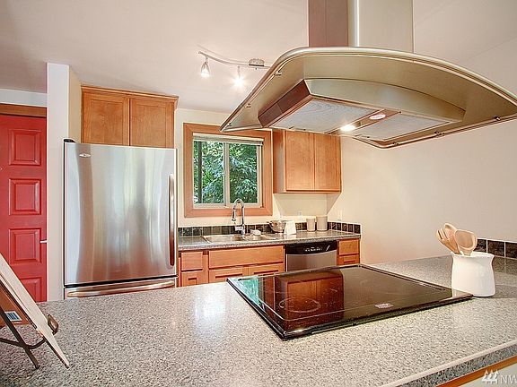 5th image of 1730 Taylor Ave N APT 301