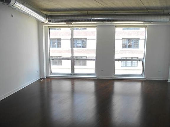 3rd image of 845 N Kingsbury St #Five