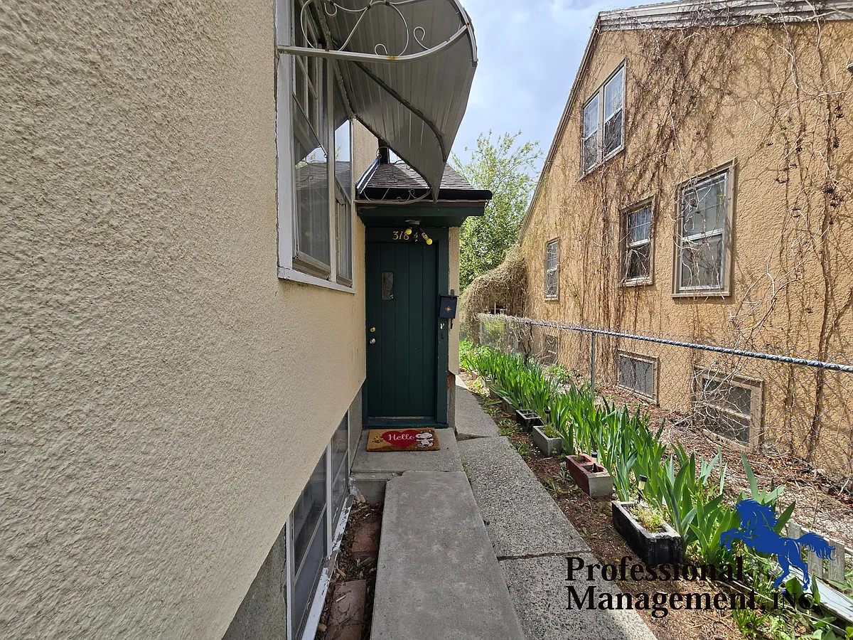 Building Photo - 318 1/2 Yellowstone Ave #1/2