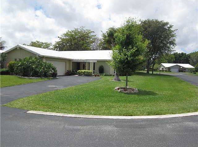 Home For Sale In Cameo Woods