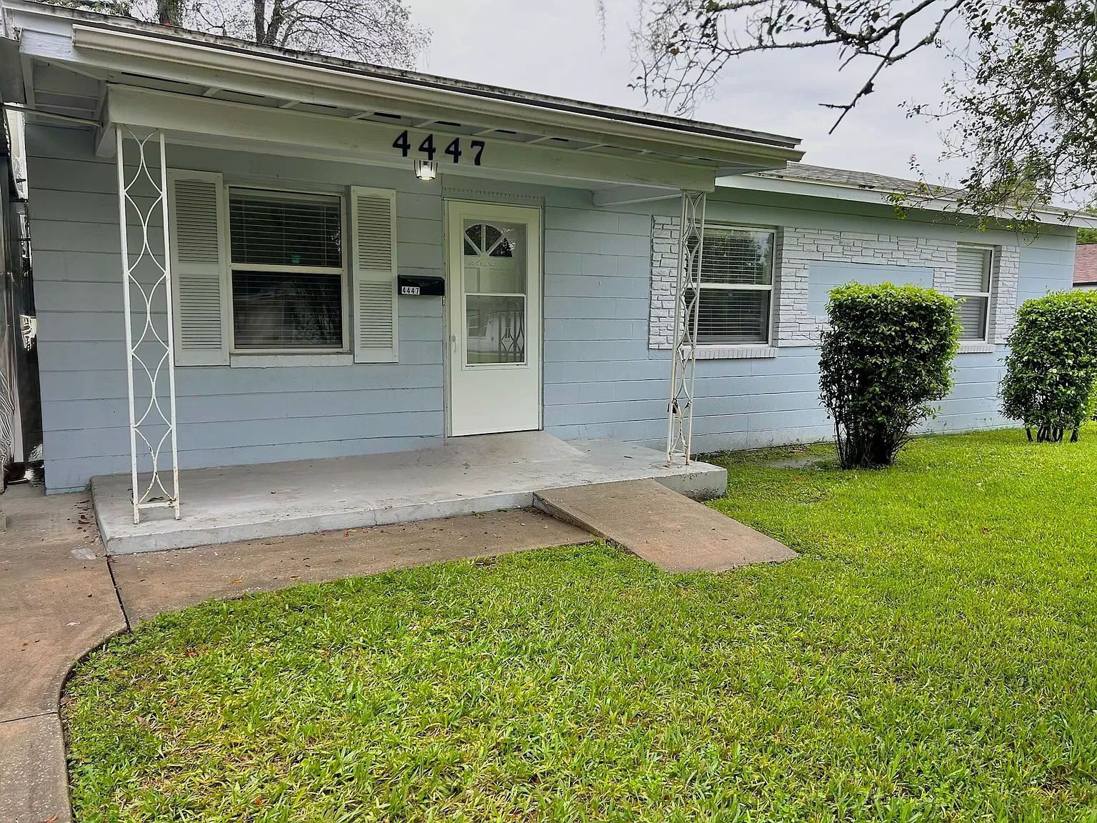 4447 Shirley Ave - 4447 — Photo 1
