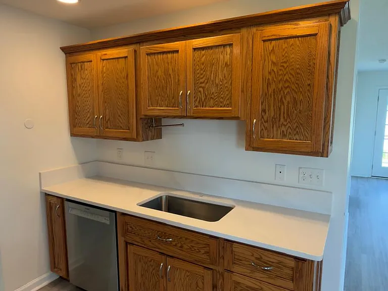 Dishwasher 2025 installed. Single bowl sink.