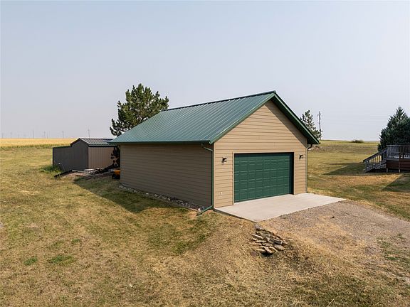 3rd image of 16 Box Elder Ln