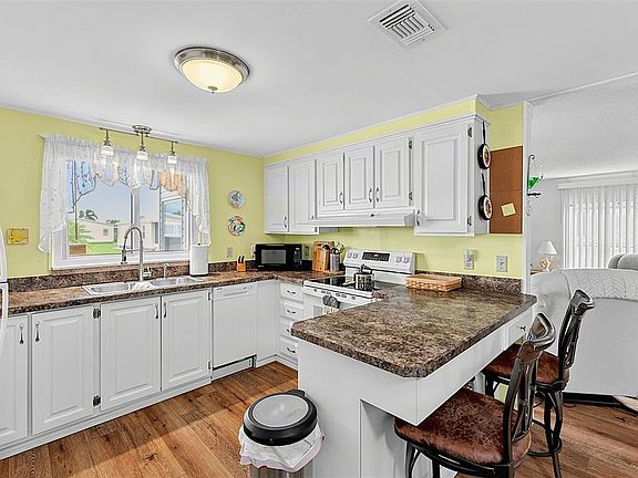 5th image of 707 DEL LUNA DRIVE