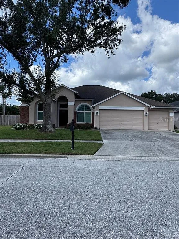 4 bed, 3.0 bath, 2217 sqft, $3,800 — Photo 1