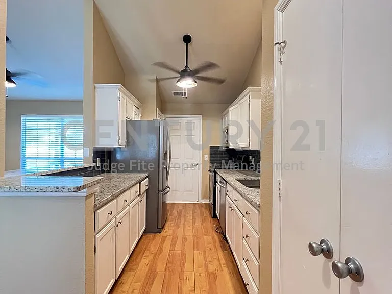 631 Stagecoach Dr — Photo 7