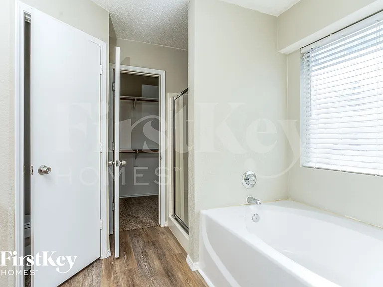 530 Alameda Ave — Photo 10