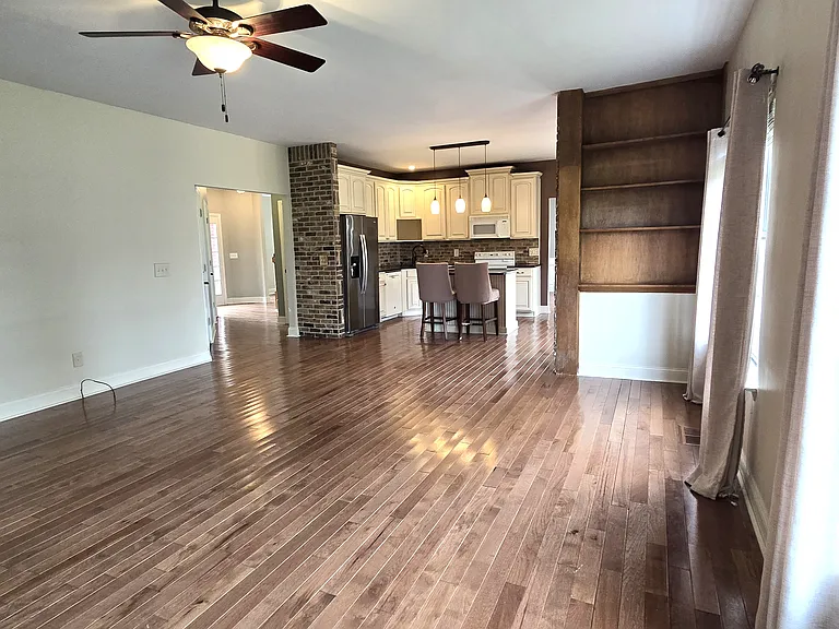 1207 Kelly Ct — Photo 22
