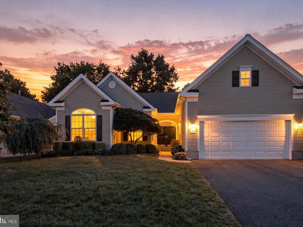33 Barbary Ln, Columbus, NJ 08022