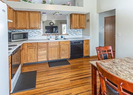 5th image of 812 Lescar Ln