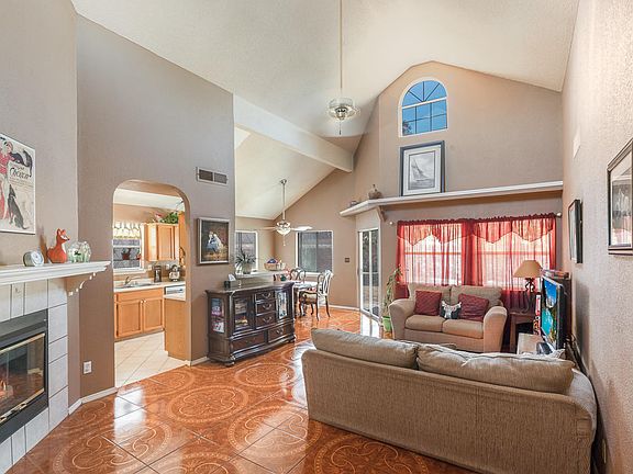 3rd image of 1484 Plaza Verde Dr
