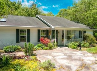 26 Maplewood Dr, Swannanoa, NC 28778