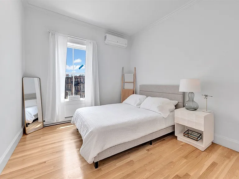 6 Columbus Sq #3 — Photo 23