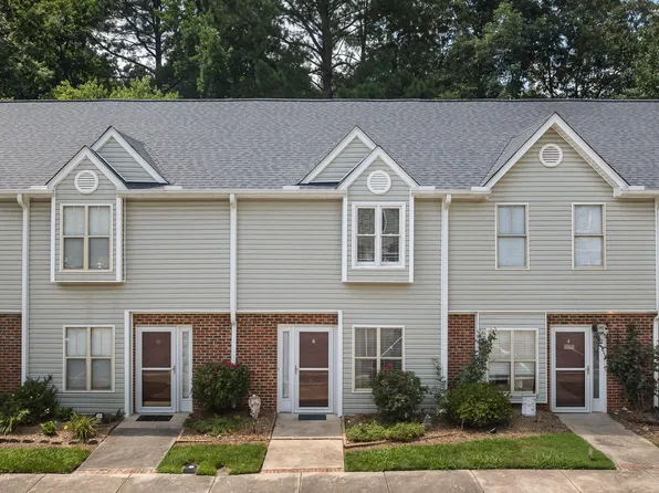 6 Parsons Chase Ln, Durham, NC 27713