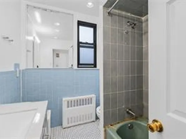 685 Rockaway Parkway image 10 of 17