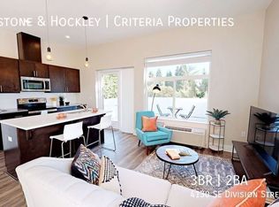 4130 SE Division St #404, Portland, OR 97202