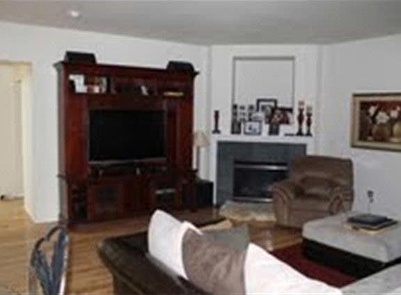 5th image of 6420 Montevista Dr SE