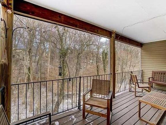 Second floor patio