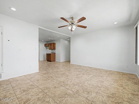 4th image of 2111 E Minorka St