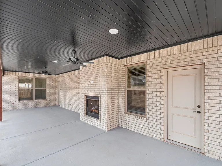 1110 Montieri Dr — Photo 37