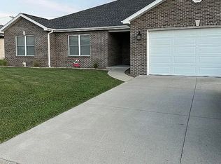 101 E Northview Dr, Huntingburg, IN 47542