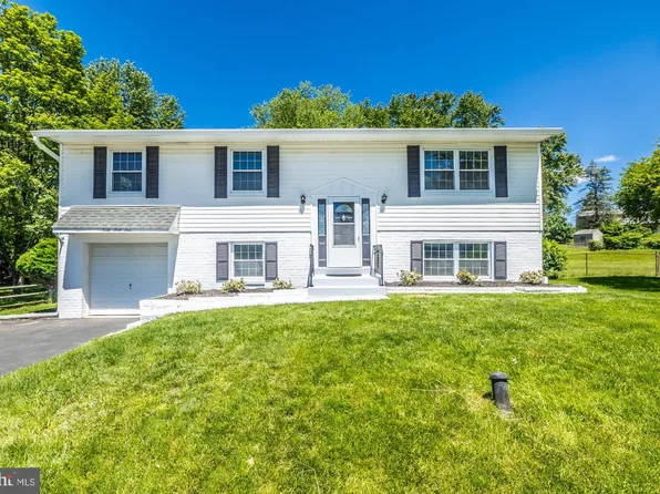 4061 Center Ave, Lafayette Hill, PA 19444