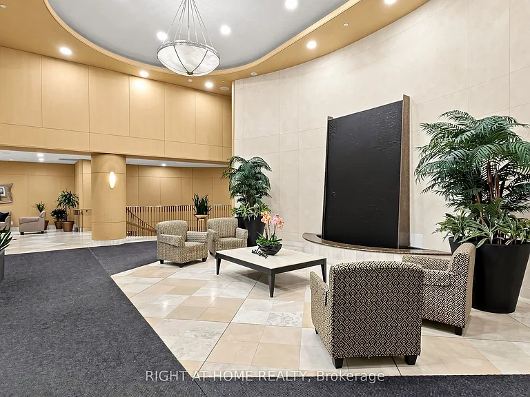 123 Eglinton Ave E #Penthouse 4 — Photo 4