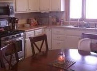 503 W 17th St, Vinton, IA 52349