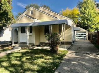 20075 Elkhart St, Harper Woods, MI 48225