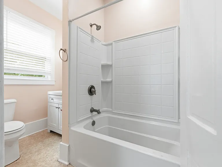 2303B N Abercorn St #B — Photo 4