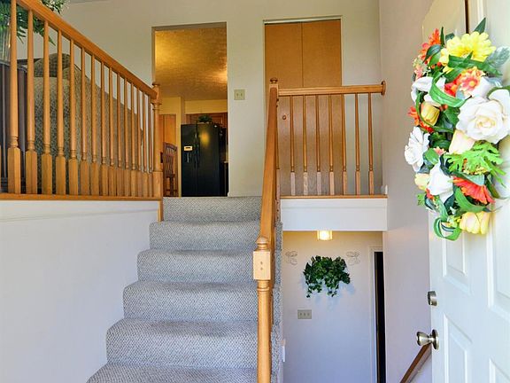 3rd image of 3241 Pebble Lake Dr