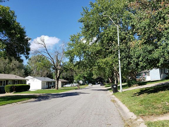5th image of 13708 E 38th Ter S