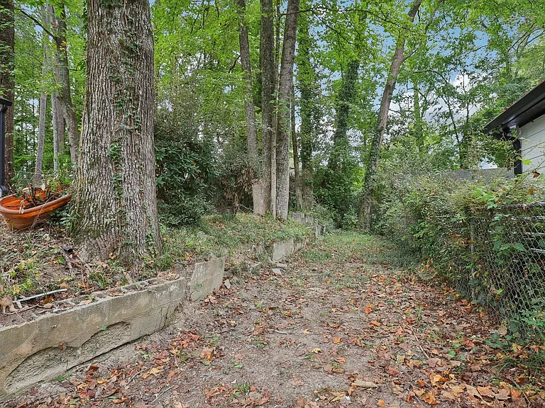1758 Emerald Ave SW — Photo 13