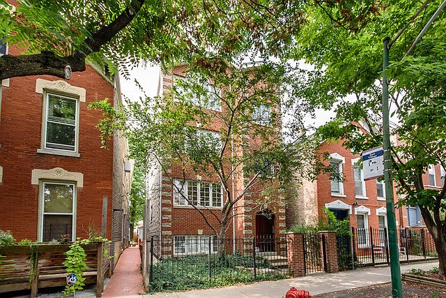 1st image of 1028 N Wolcott Ave #1