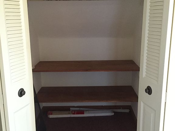 LR CLOSET