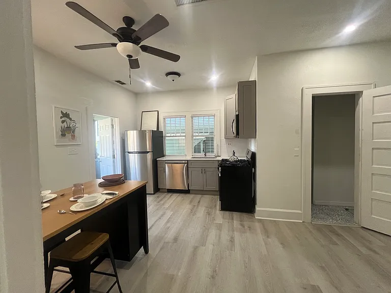1121 Cherry St NE #1121 — Photo 8