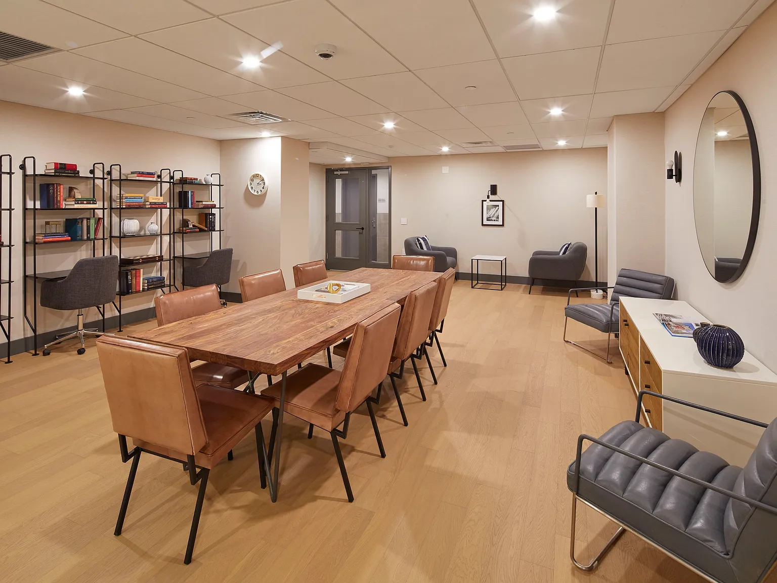 Murray Hill Marquis — Photo 2