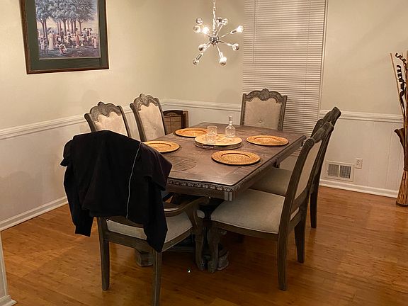 3rd image of 1557 Pineview Ln NW #1