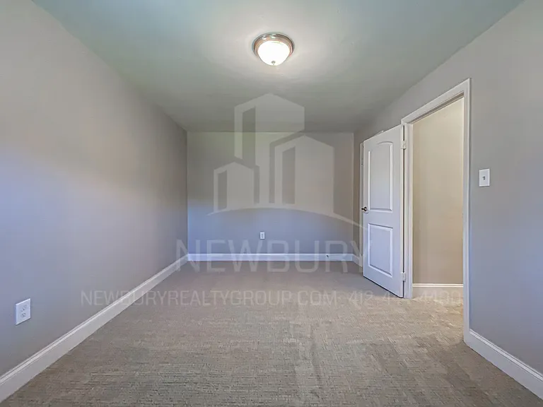 Aspen Court Apartments — Photo 20