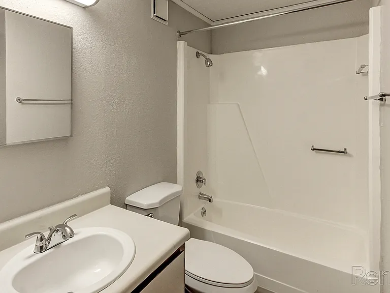 Willowood Apartments — Photo 6