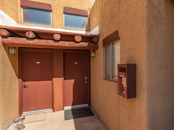 1810 E Blacklidge Dr APT 827, Tucson, AZ 85719