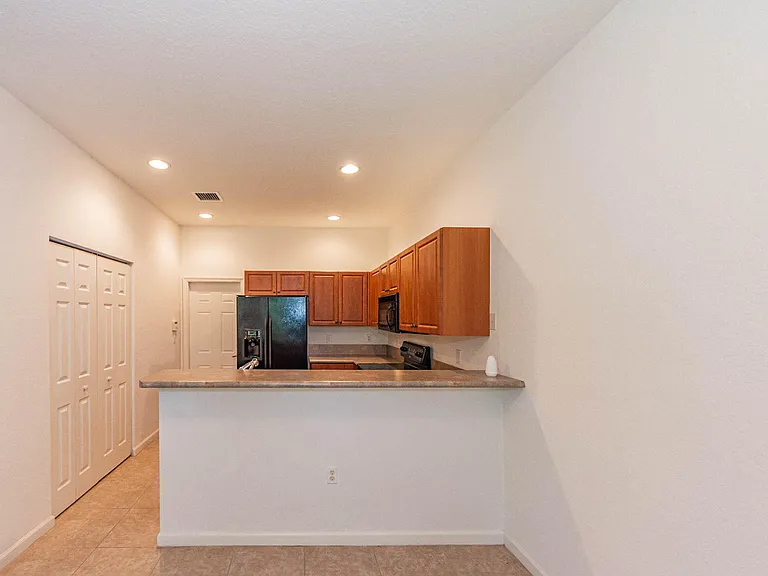 2563 Stockbridge Sq SW — Photo 7