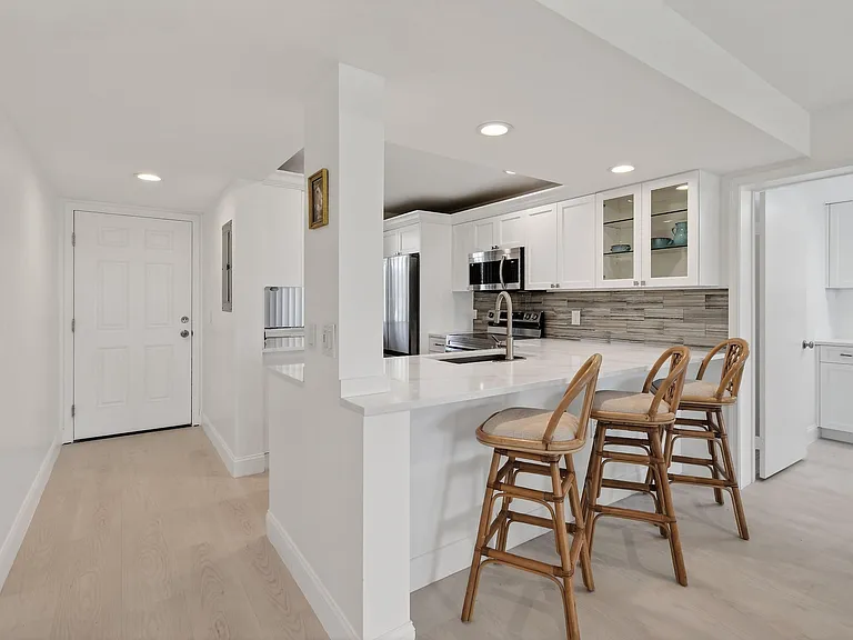 301 S Seas Dr #104 — Photo 6