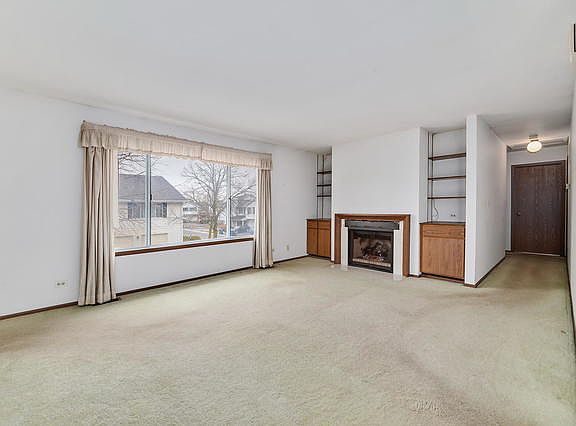 4th image of 377 Coventry Ct #4-5