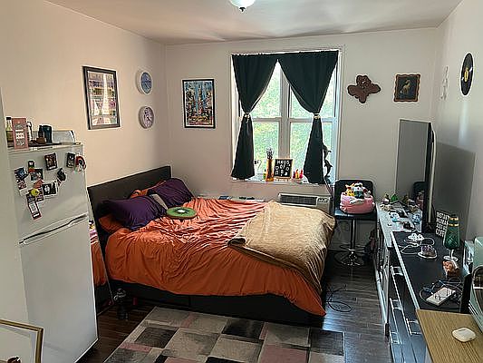 1st image of 319 W 29th St #5S