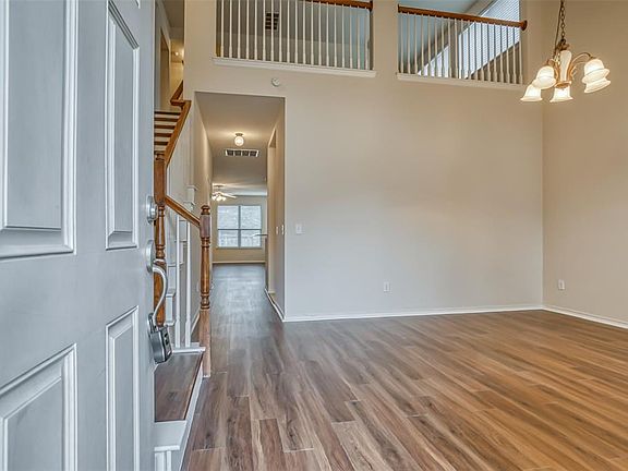 3rd image of 2801 Saint Johns Dr
