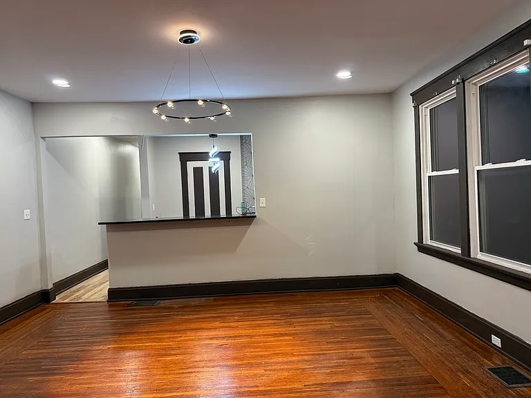 2035 Weyer Ave #5 — Photo 7