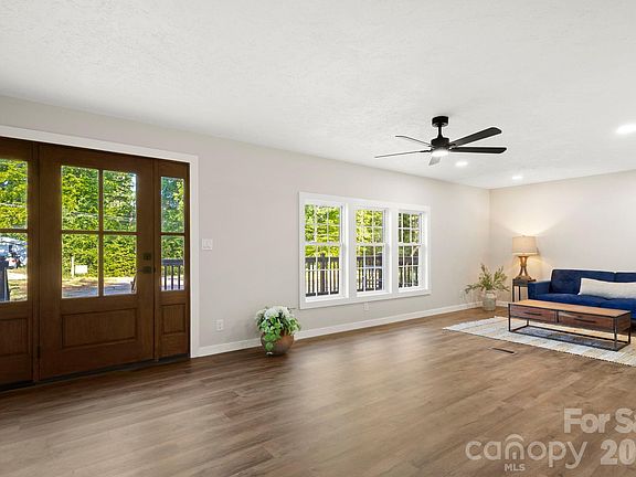 5th image of 230 Leisure Ln