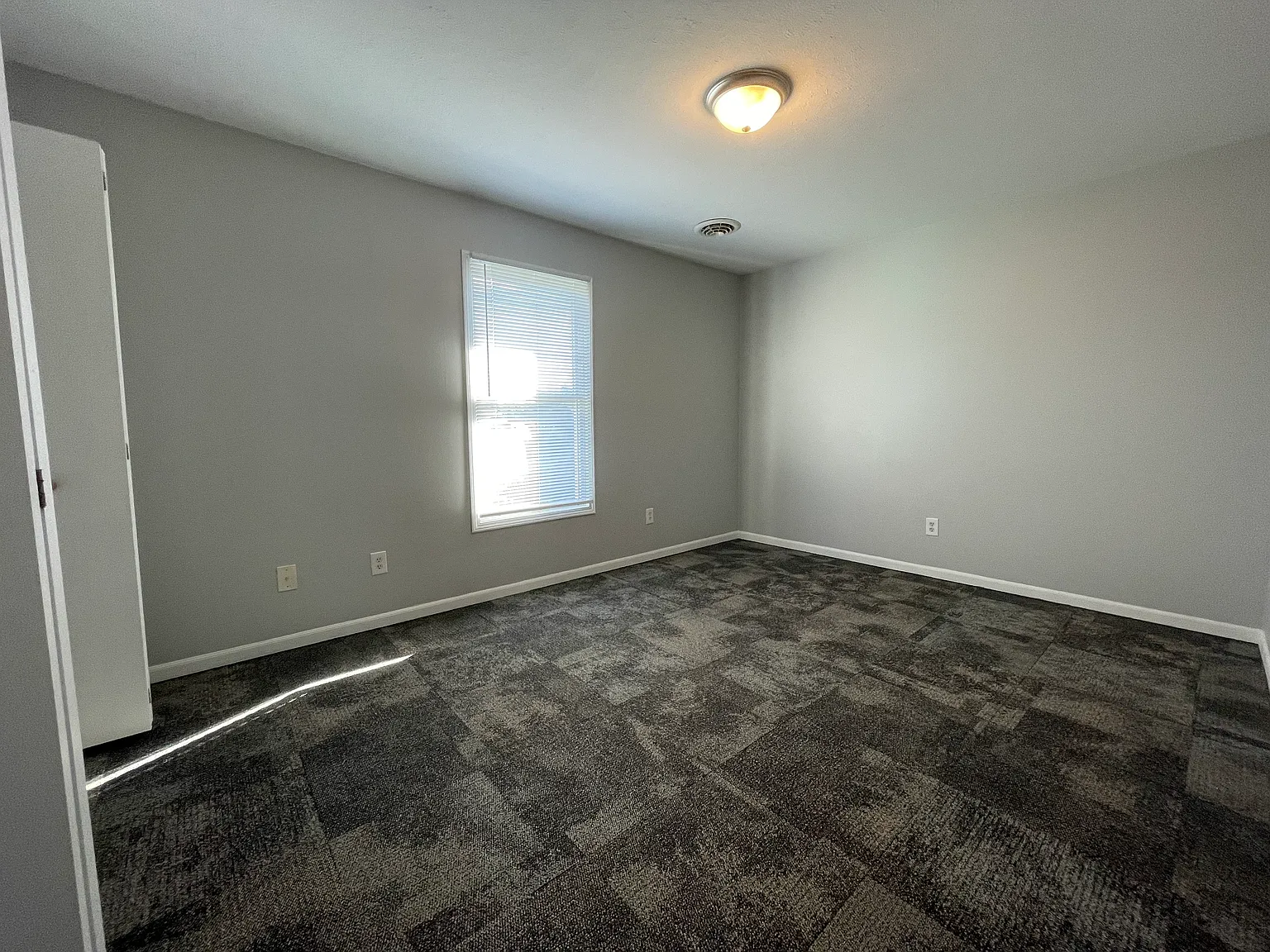 Stone Dr. 302 — Photo 4