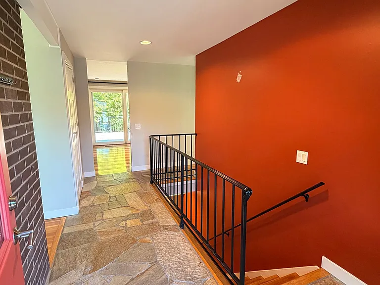 17420 NE 11th St — Photo 3